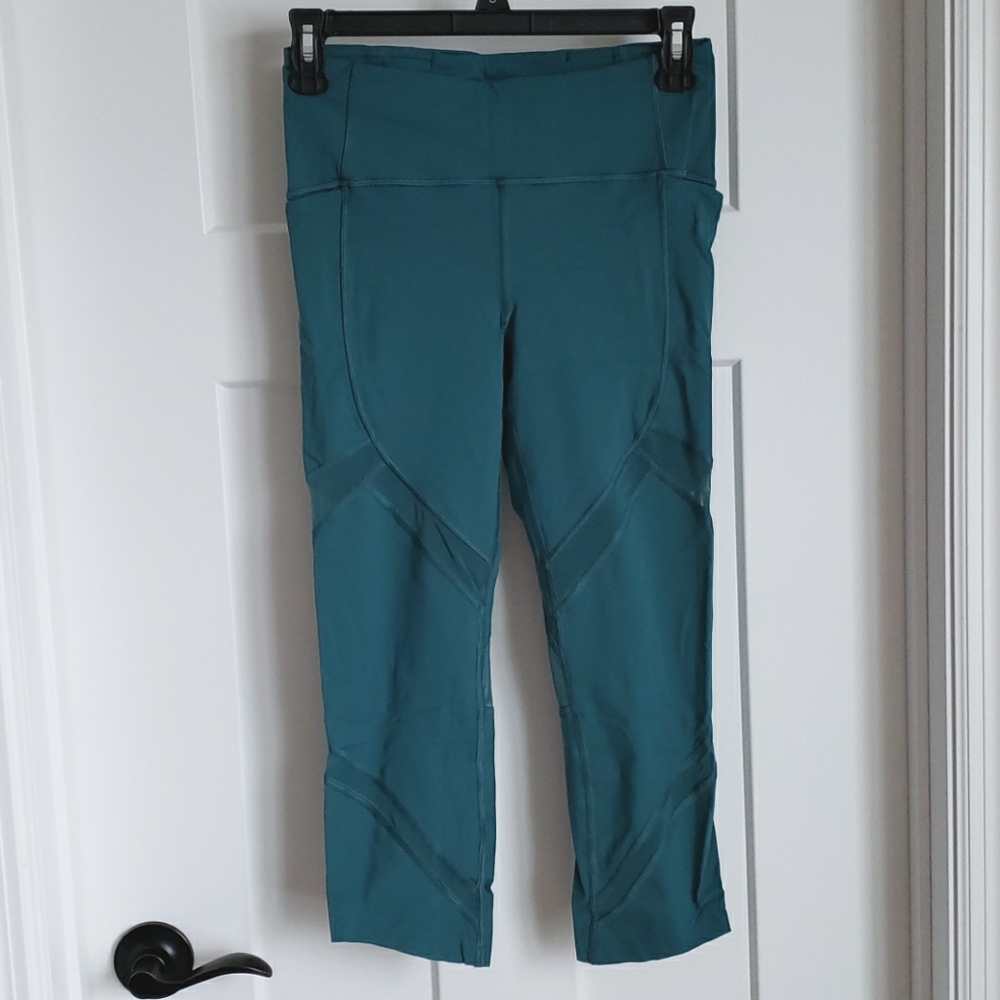 Lululemon On Pace Crop